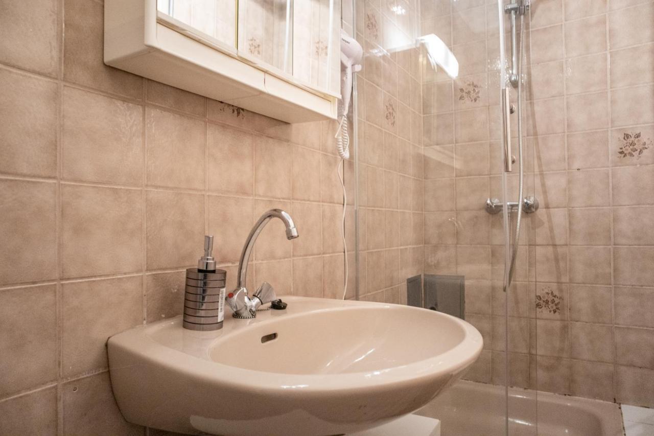 Roomy 2Br Apt. Near Akh -Perfect For Longstays Wien Eksteriør bilde